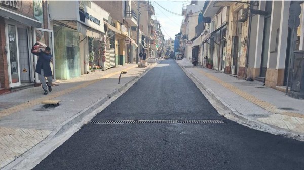 ΧΑΛΚΙΔΑ: Ασφαλτοστρώθηκε και δίνεται στην κυκλοφορία η οδός Γαζέπη
