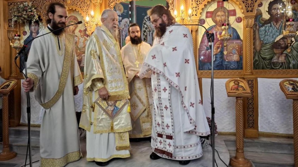 ΒΕΛΟΣ ΑΛΙΒΕΡΙΟΥ: Χειροτονήθηκε πρεσβύτερος ο νέος εφημέριος της Ενορίας Απόστολος Μπάκουλης