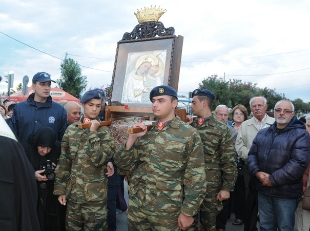 Η Χαλκίδα υποδέχτηκε την εικόνα της Παναγίας της Γιάτρισσας
