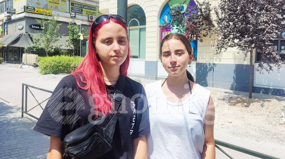 Οι δίδυμες αδερφούλες διαφωνούν καμιά φορά, αλλά είναι αχώριστες!