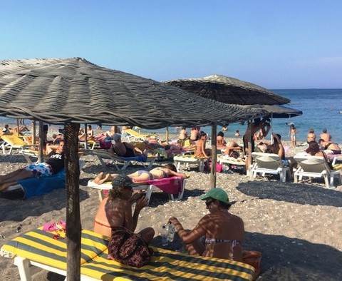 65χρονος έπαθε καρδιακή προσβολή μετά από τσακωμό για το αντίτιμο της ξαπλώστρας