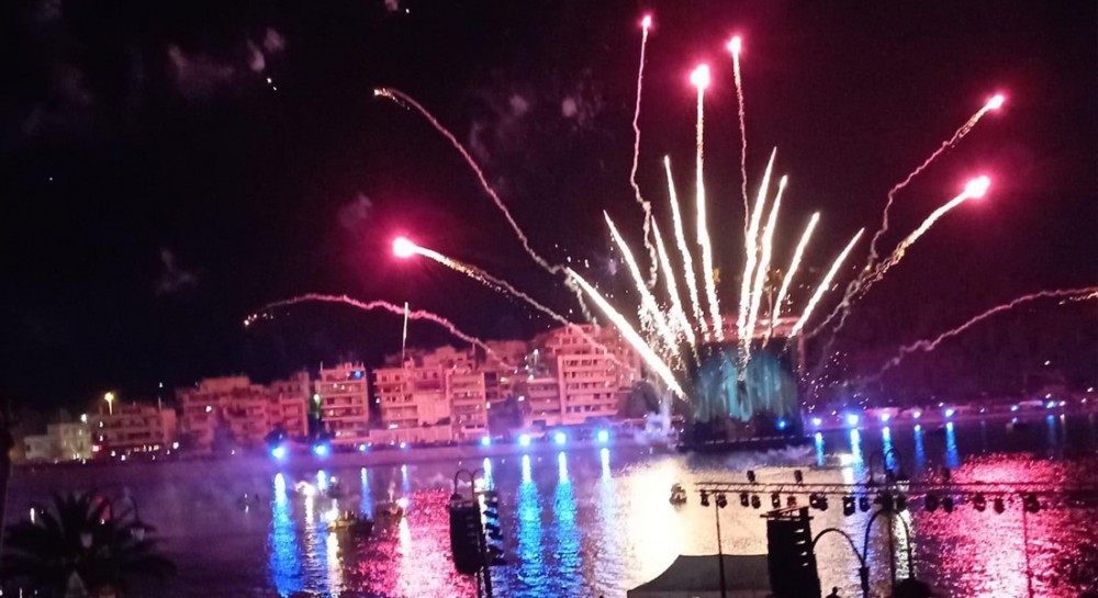 ΘΑΛΑΣΣΙΝΟ ΚΑΡΝΑΒΑΛΙ ΧΑΛΚΙΔΑΣ: Αυλαία με πυροτεχνήματα χωρίς …Αποκριά (VIDEO)