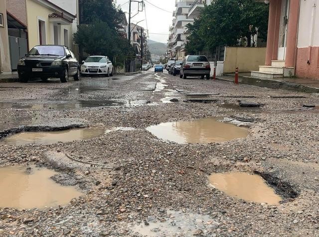 ΧΑΛΚΙΔΑ: 70.000 ευρώ για να κλείσουν λακκούβες στους δρόμους