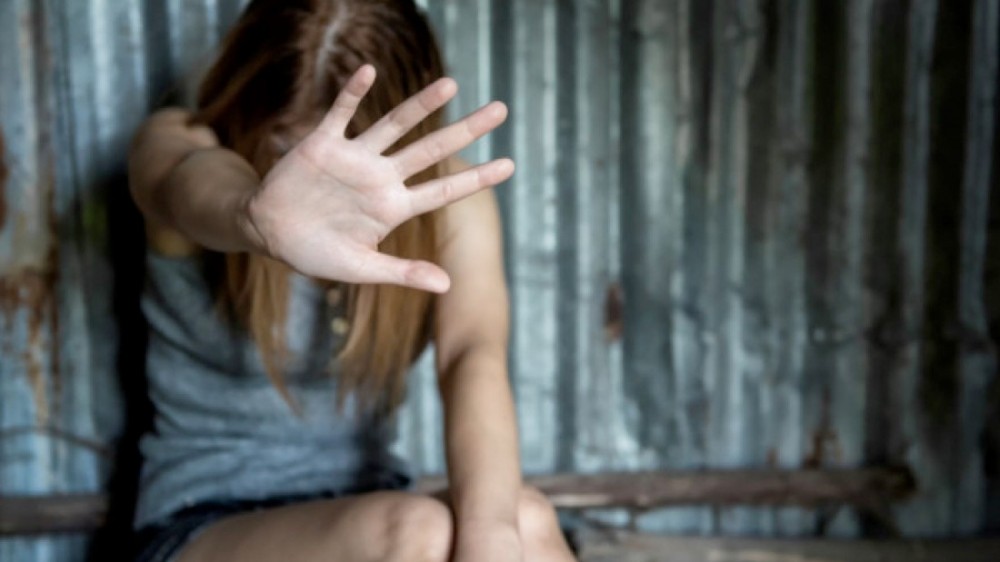 Ομαδικός βιασμός 14χρονης: 16, 17, 18 και 20 ετών οι κατηγορούμενοι