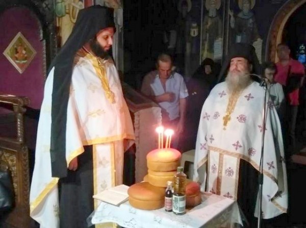 ΨΑΧΝΑ: Αγρυπνία στο Ησυχαστήριο της Παναγίας Γοργοεπηκόου