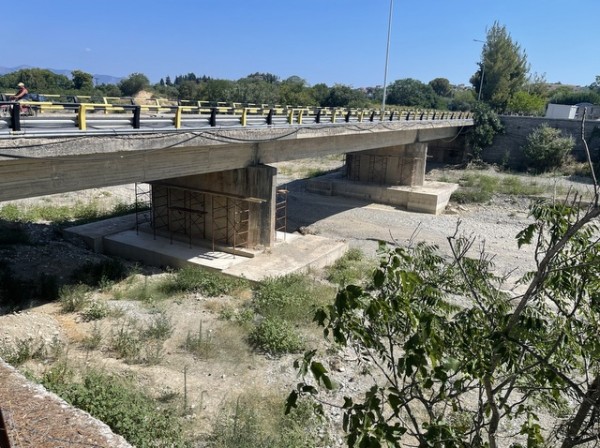 ΙΣΤΙΑΙΑ: Κυκλοφοριακές ρυθμίσεις στη γέφυρα ποταμού Ξηριά για δυο μήνες