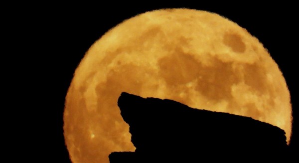Εντυπωσιακή πανσέληνος στη Νότια Εύβοια