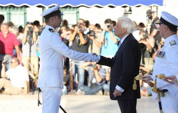 Χαλκιδέος παρέλαβε το ξίφος του από τον πρόεδρο της Δημοκρατίας