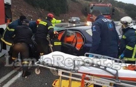 ΦΘΙΩΤΙΔΑ: Μετωπική σύγκρουση με έναν νεκρό και δύο τραυματίες