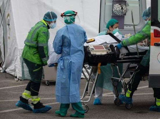 ΚΟΡΩΝΟΪΟΣ: Πάνω από 1000 τα κρούσματα - Μονοψήφιος αριθμός στην Εύβοια