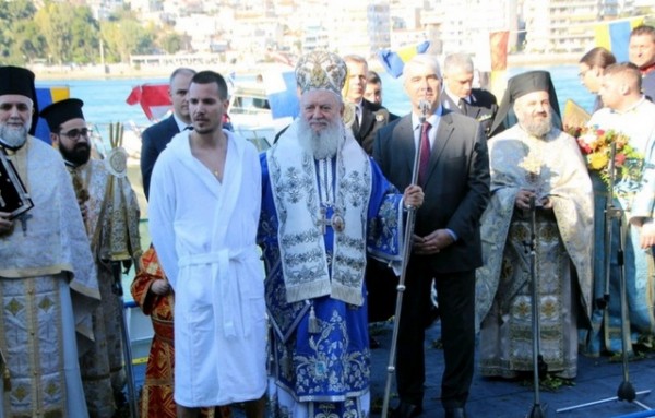 ΧΑΛΚΙΔΑ - ΘΕΟΦΑΝΕΙΑ: Ο 20χρονος Γιώργος Ζούνης έπιασε τον σταυρό (φωτορεπορτάζ)