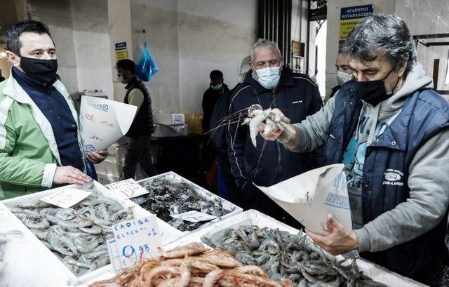 ΚΑΘΑΡΑ ΔΕΥΤΕΡΑ: Ποια καταστήματα θα είναι ανοιχτά για τους καταναλωτές