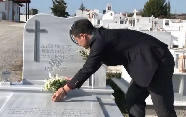 Ο Κορεάτης που νίκησε τον Νικολαΐδη στους Ολυμπιακούς της Αθήνας επισκέφτηκε τον τάφο του