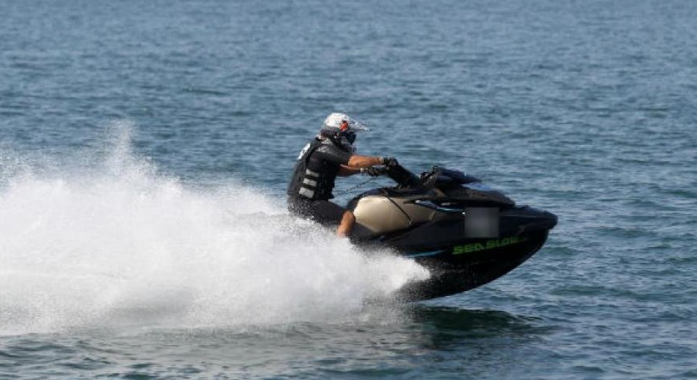 ΚΥΜΗ ΕΥΒΟΙΑΣ: Συνελήφθη ο 22χρονος οδηγός του τζετ σκι που βγήκε στην παραλία