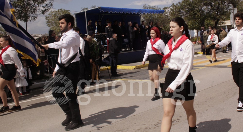 ΛΥΚΕΙΑ ΧΑΛΚΙΔΑΣ: Η παρέλαση για την 25η Μαρτίου (φωτό)