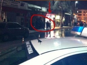 30 χρονος απειλούσε να αυτοκτονήσει μέσα σε fast food