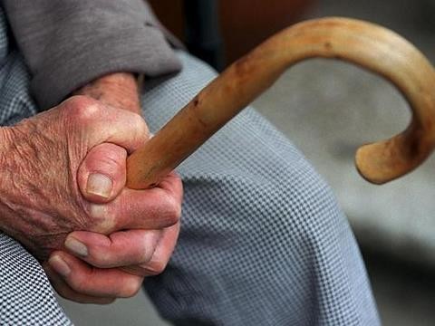 Βασάνισαν και σκότωσαν 82χρονο