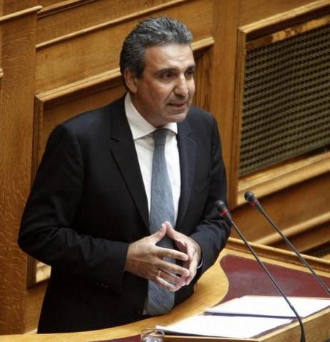 Επιστολή συγνώμης από τον βουλευτή Φωκά για το σύνθημα κατά της Βουλής