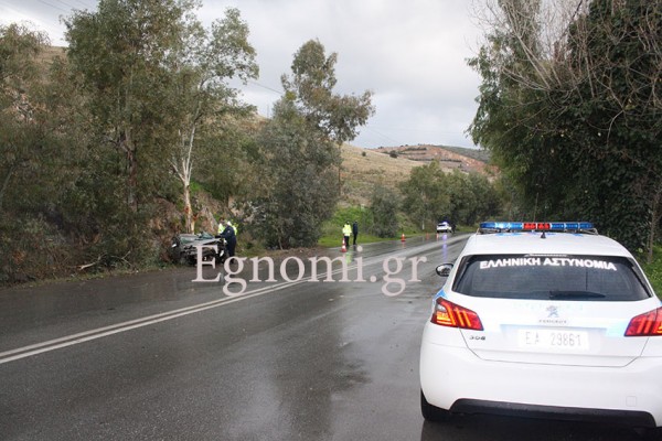 ΤΡΟΧΑΙΟ ΧΑΛΚΙΔΑ: Τραυματίστηκε γυναίκα- Σμπαράλια έγινε το αμάξι
