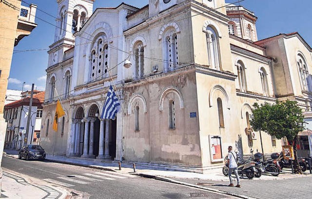 ΣΤΕΡΕΑ ΕΛΛΑΔΑ: Έλληνας μπήκε σε εκκλησία και προκάλεσε ζημιές