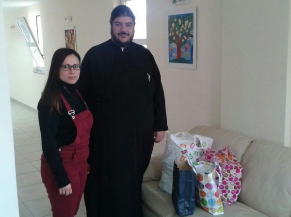 Δώρισε τα φάρμακα στη Μητρόπολη για να μην πάνε ...χαμένα