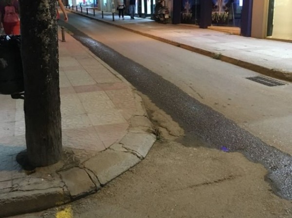 ΧΑΛΚΙΔΑ: Ολισθηρή η ράμπα στα πεζοδρόμια της Αβάντων