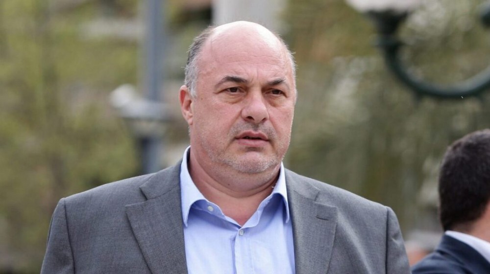 ΑΧΙΛΛΕΑΣ ΜΠΕΟΣ: Αδιανόητη επίθεση σε γυναίκα δημοσιογράφο- Μια φορά τον μήνα κάνεις μπάνιο μωρή (VIDEO)