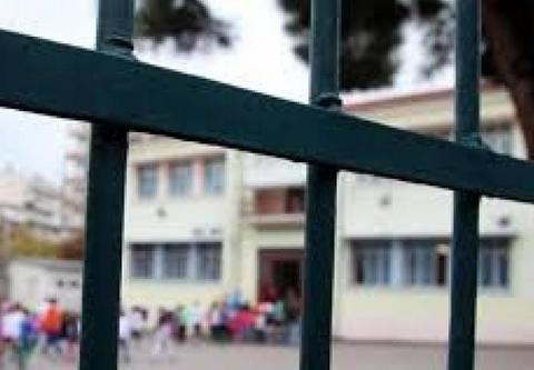 Άγριος ξυλοδαρμός 17χρονου σε σχολείο επειδή προστάτεψε την αδερφή του