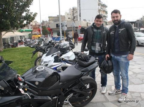 Οδηγίες σε μηχανόβιους από δυο έμπειρους αναβάτες