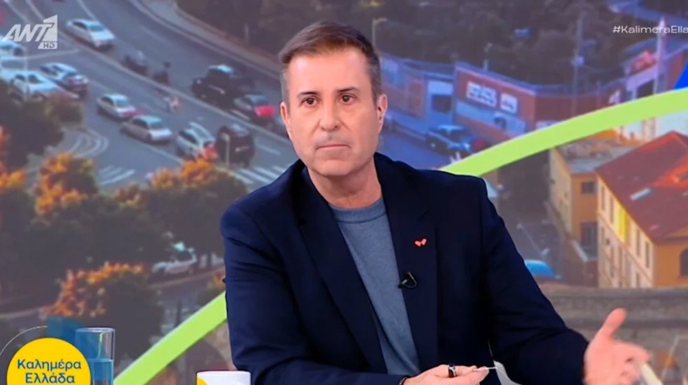 Ο Παναγιώτης Στάθης ανακοίνωσε με δάκρυα στον αέρα τον θάνατο της μητέρας του (VIDEO)