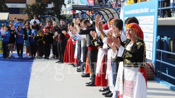 ΛΑΟΓΡΑΦΙΚΗ ΕΣΤΙΑ ΕΥΒΟΙΑΣ: Χειροκροτήθηκε θερμά από το κοινό στο κολυμβητήριο Χαλκίδας (VIDEO)