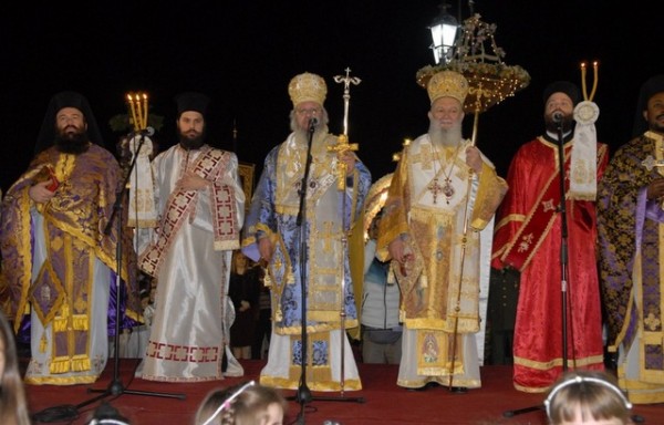 ΧΑΛΚΙΔΑ: Δύο Επίσκοποι στη φετινή συγκέντρωση των Επιταφίων στην παραλία