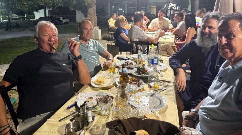 ΧΑΛΚΙΔΑ: Βραδινή συνάντηση φίλων με καλή διάθεση και χαμόγελα