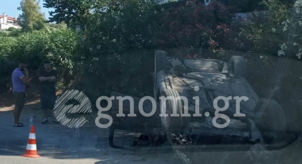 Αυτοκίνητο τούμπαρε στο Πανόραμα Δροσιάς