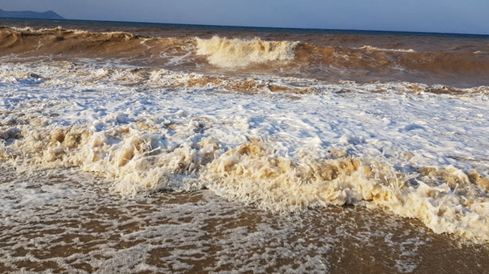 ΕΥΒΟΙΑ: Ποια είναι η κατάσταση των ακτών μετά την κακοκαιρία Daniel - Προσοχή που θα κάνετε μπάνιο