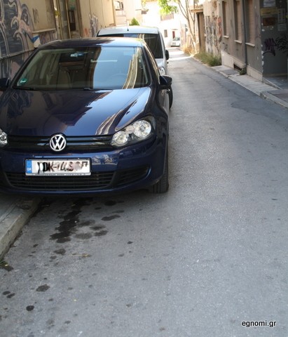 Κάνεις το σταυρό σου και περνάς στην οδό Τραπεζουντίου