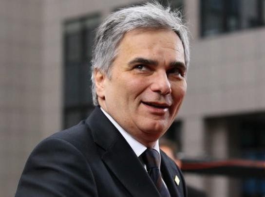 Σκληρή δήλωση του Αυστριακού Καγκελάριου: Ο Σόιμπλε θέλει να εξωθήσει την Ελλάδα εκτός ευρώ