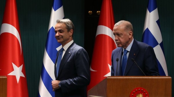 Ο Μητσοτάκης φυσάει τη μύτη του στη συνάντηση με τον Ερντογάν και το Luben τρολάρει (VIDEO)