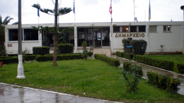 ΔΗΜΟΣ ΕΡΕΤΡΙΑΣ: Ελεγκτές ...ξεσκονίζουν για την υπόθεση του παλαιοχριστιανού υπαλλήλου