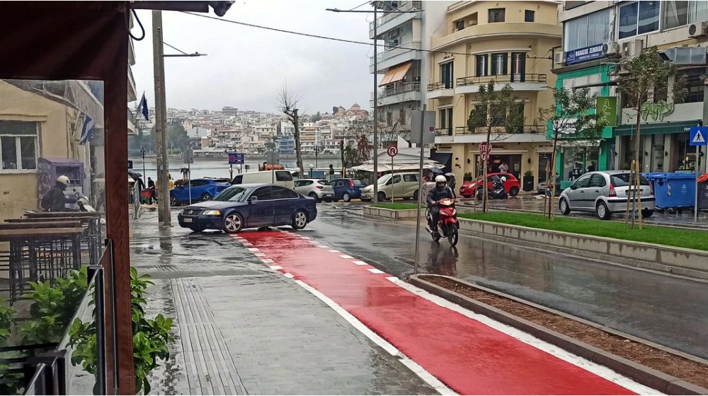 Παρκάρισμα - έπος στο κέντρο της Χαλκίδας