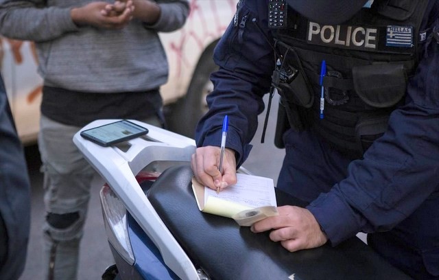ΚΟΡΩΝΟΪΟΣ: Την Τετάρτη επιβλήθηκαν 1249 πρόστιμα και έγιναν 4 συλλήψεις