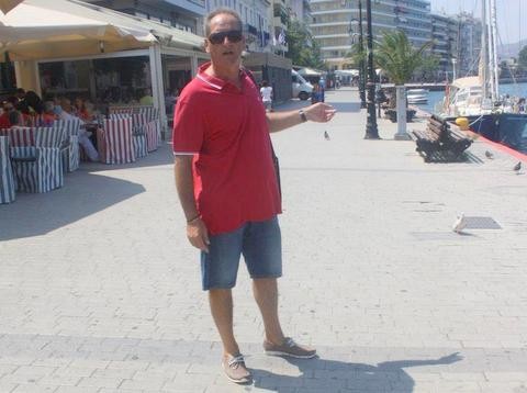 Έχει μειωθεί σημαντικά το πλάτος του πεζόδρομου της παραλίας