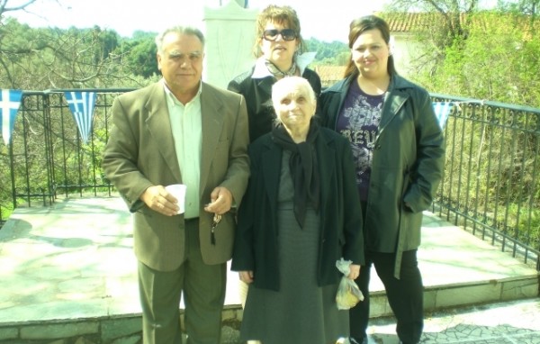 Είπε ποίημα που θυμόταν από το Δημοτικό!