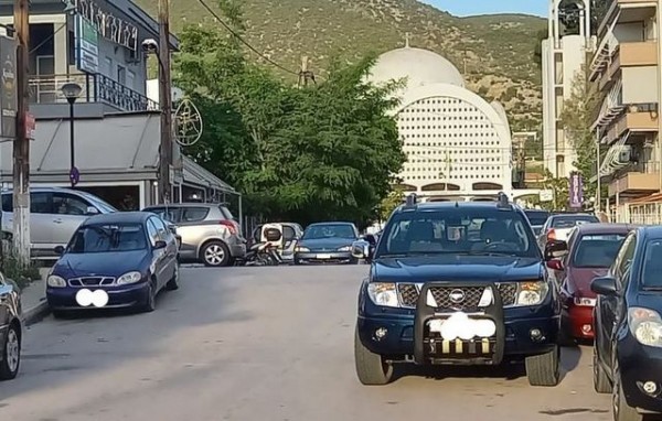 ΑΡΤΑΚΗ: Ασυνείδητοι οδηγοί παρκάρουν όπου γουστάρουν - Απούσα η Αστυνομία