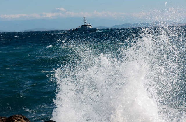 ΕΥΒΟΙΑ ΚΑΦΗΡΕΑΣ: Βυθίστηκε σκάφος με μετανάστες (Video)