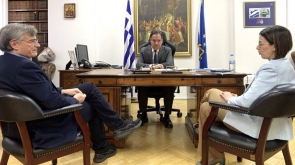 ΚΟΡΩΝΟΪΟΣ: Επανεμφάνιση Τσιόδρα μετά την έκρηξη κρουσμάτων