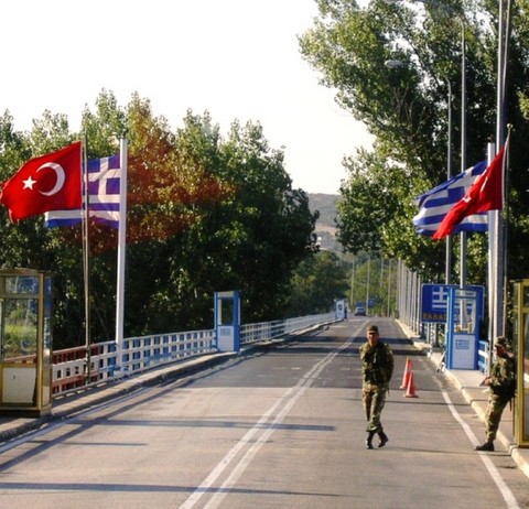 Η υπόθεση των δύο συλληφθέντων στρατιωτικών έφερε ...καρατομήσεις
