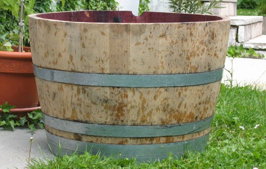 Επτάχρονο αγοράκι πνίγηκε μέσα σε βαρέλι με νερό