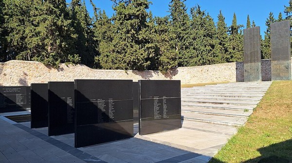 Προσκύνημα μνήμης στο Σκοπευτήριο Καισαριανής από την ΠΕΑΕΑ-ΔΣΕ Εύβοιας