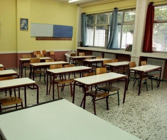 ΒΟΙΩΤΙΑ: Συνελήφθη στο σχολείο 41χρονος δάσκαλος για παιδική πορνογραφία